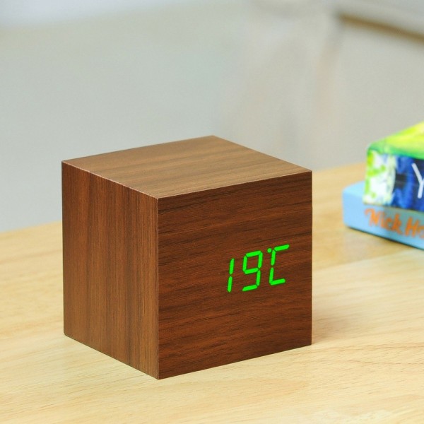 GINGKO Часовник с термометър “CUBE“ - орехово дърво със зелени цифри