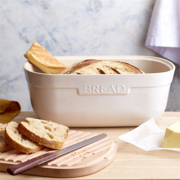 EMILE HENRY Кутия за хляб с дъска "BREAD BOX" - цвят червен