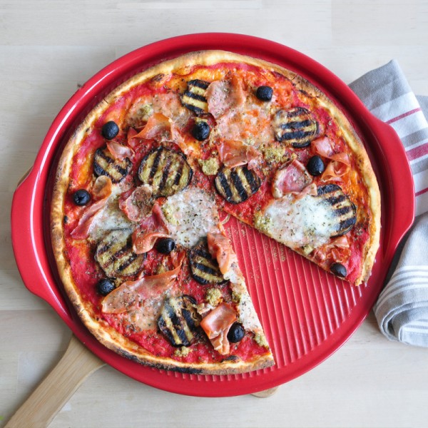 EMILE HENRY Керамична плоча за пица "RIDGED PIZZA STONE" - Ø 40 см - цвят черен