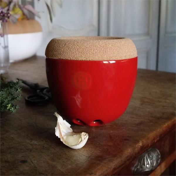 EMILE HENRY Канистер за чесън с капак "GARLIC POT" - Ø 14,5 см - цвят трюфел