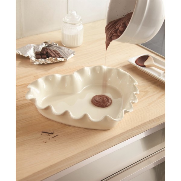 EMILE HENRY Керамична форма за тарт (сърце) "RUFFLED HEART DISH" - 33 х 29 см - цвят екрю
