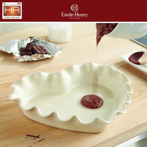 EMILE HENRY Керамична форма за тарт (сърце) "RUFFLED HEART DISH" - 33 х 29 см - цвят екрю
