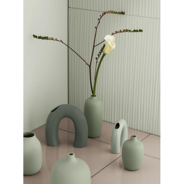 BLOMUS Ваза KAGETSU, размер M - цвят сиво-зелен (Agave Green)